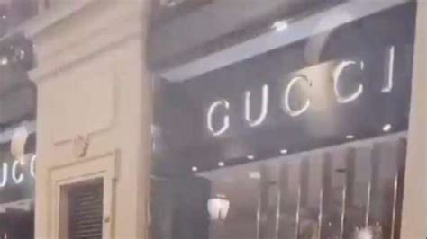 saccheggio gucci torino